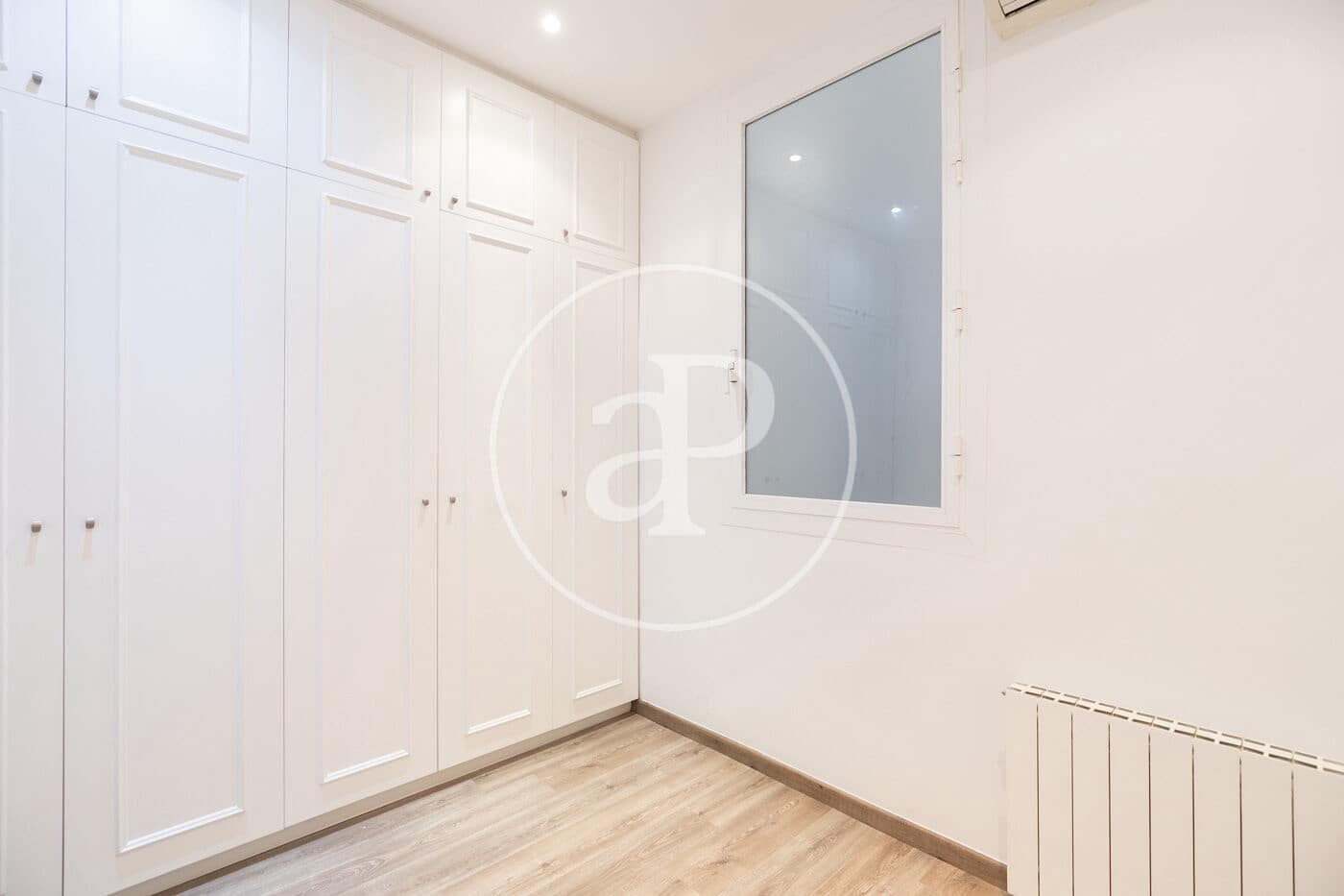 Appartement de 2 chambres à louer à Barcelone ville - 2 240 € (Ref: 9815839)