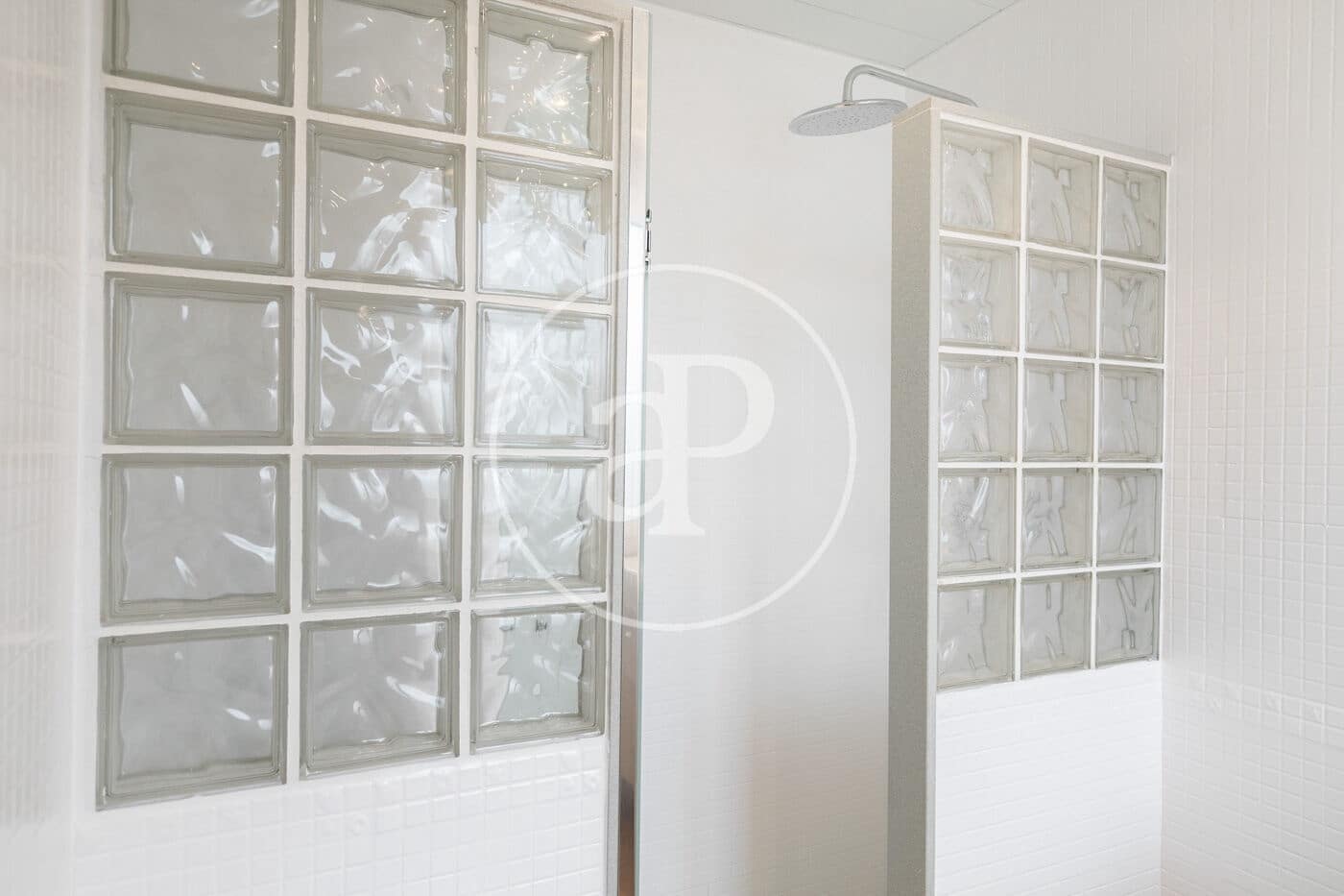Appartement de 2 chambres à louer à Barcelone ville - 2 240 € (Ref: 9815839)