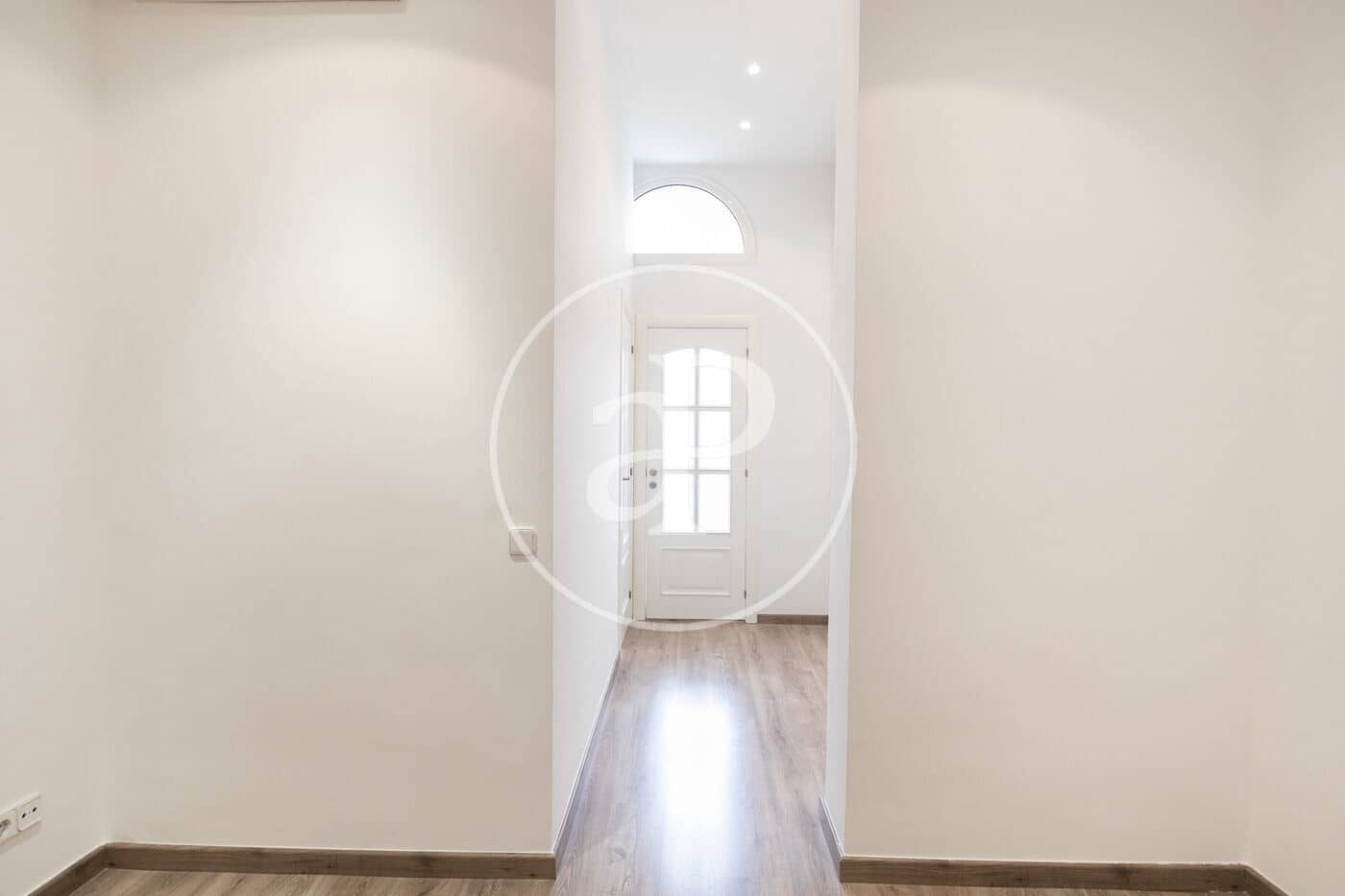 Appartement de 2 chambres à louer à Barcelone ville - 2 240 € (Ref: 9815839)