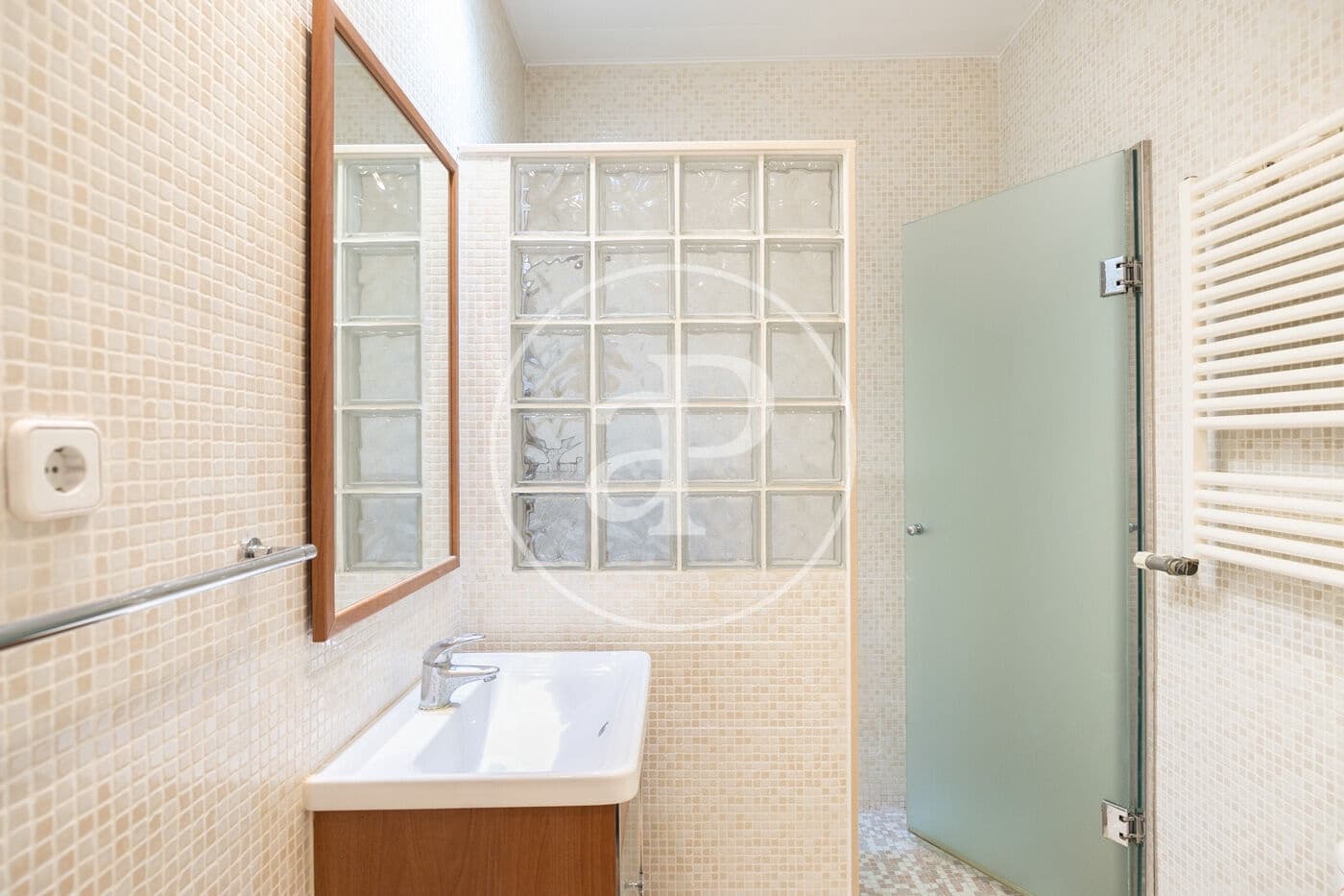 Appartement de 2 chambres à louer à Barcelone ville - 2 240 € (Ref: 9815839)