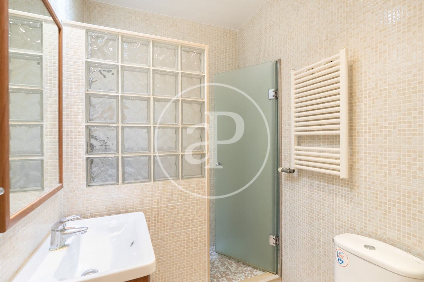 Appartement de 2 chambres à louer à Barcelone ville - 2 240 € (Ref: 9815839)