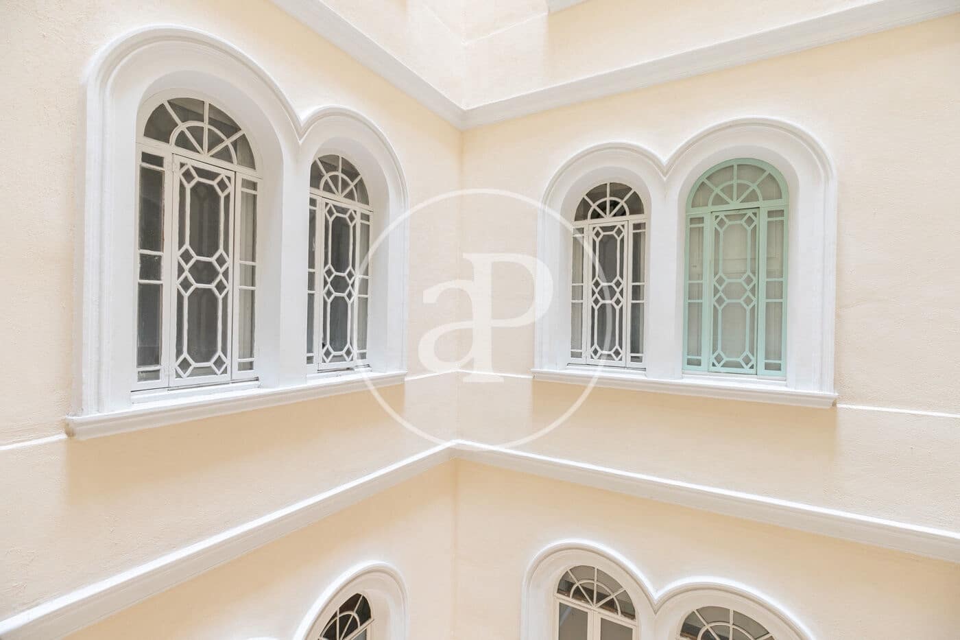 Appartement de 2 chambres à louer à Barcelone ville - 2 240 € (Ref: 9815839)