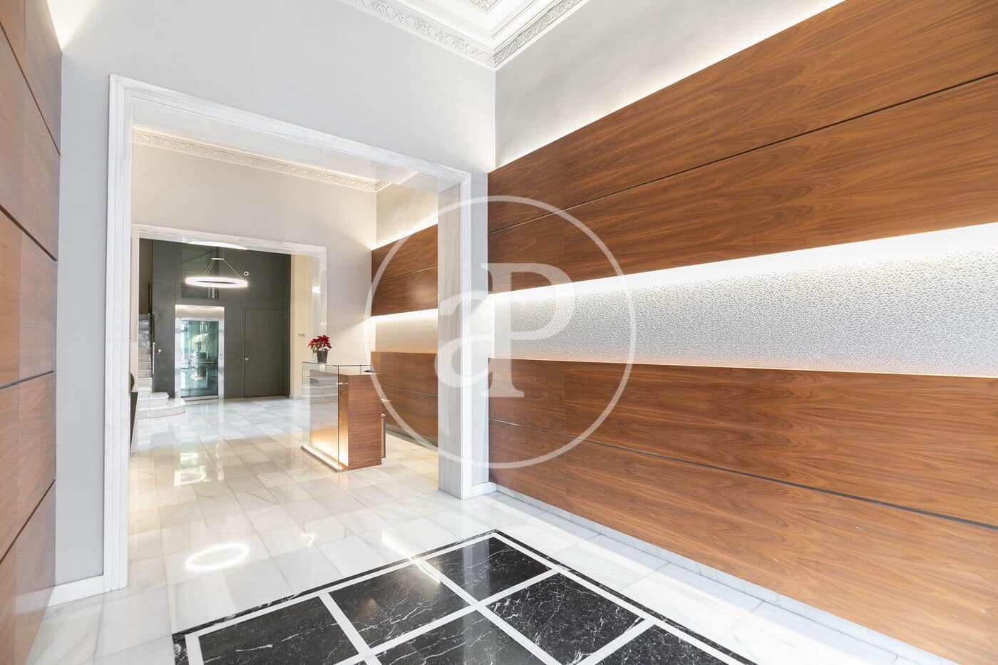 Appartement de 2 chambres à louer à Barcelone ville - 2 240 € (Ref: 9815839)
