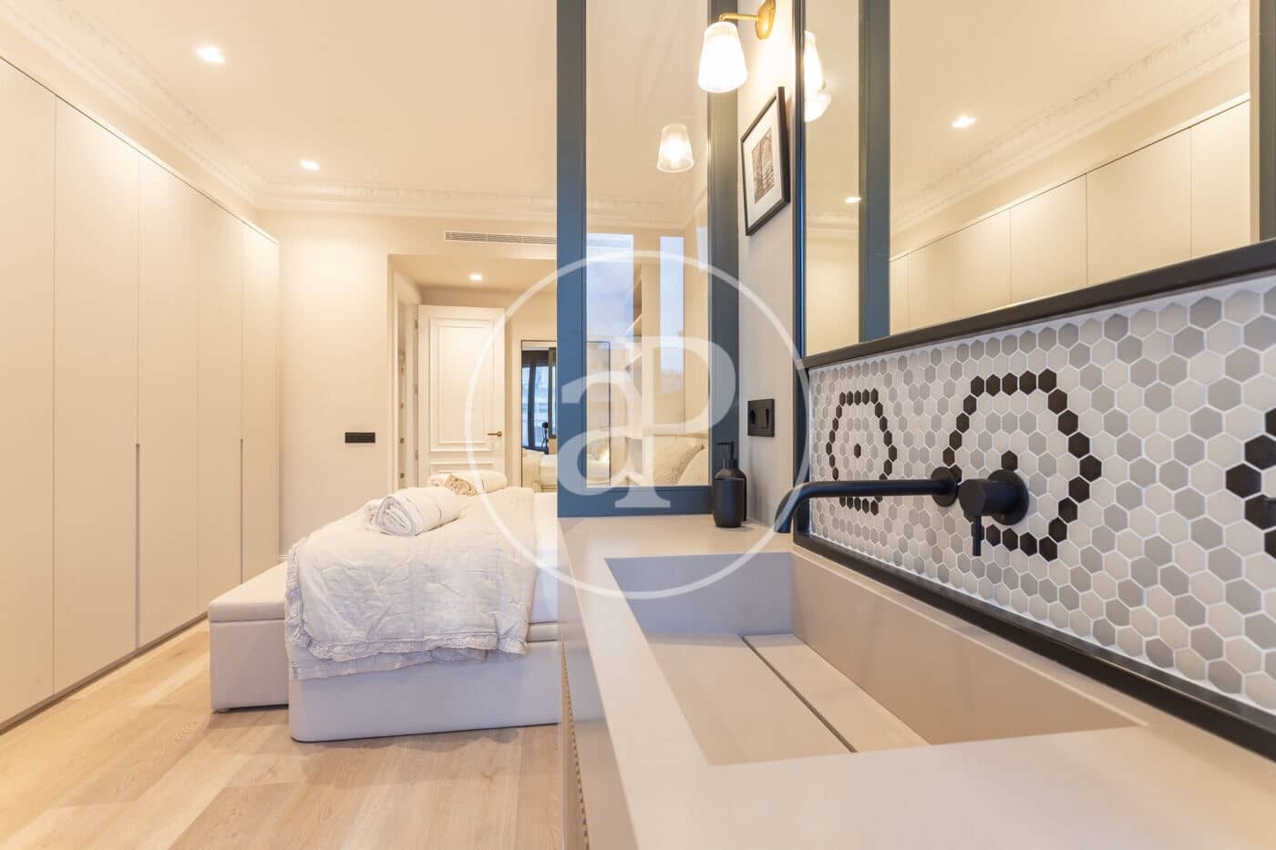 5 soveværelse Lejlighed til leje i Barcelona by - € 13.000 (Ref: 9818193)