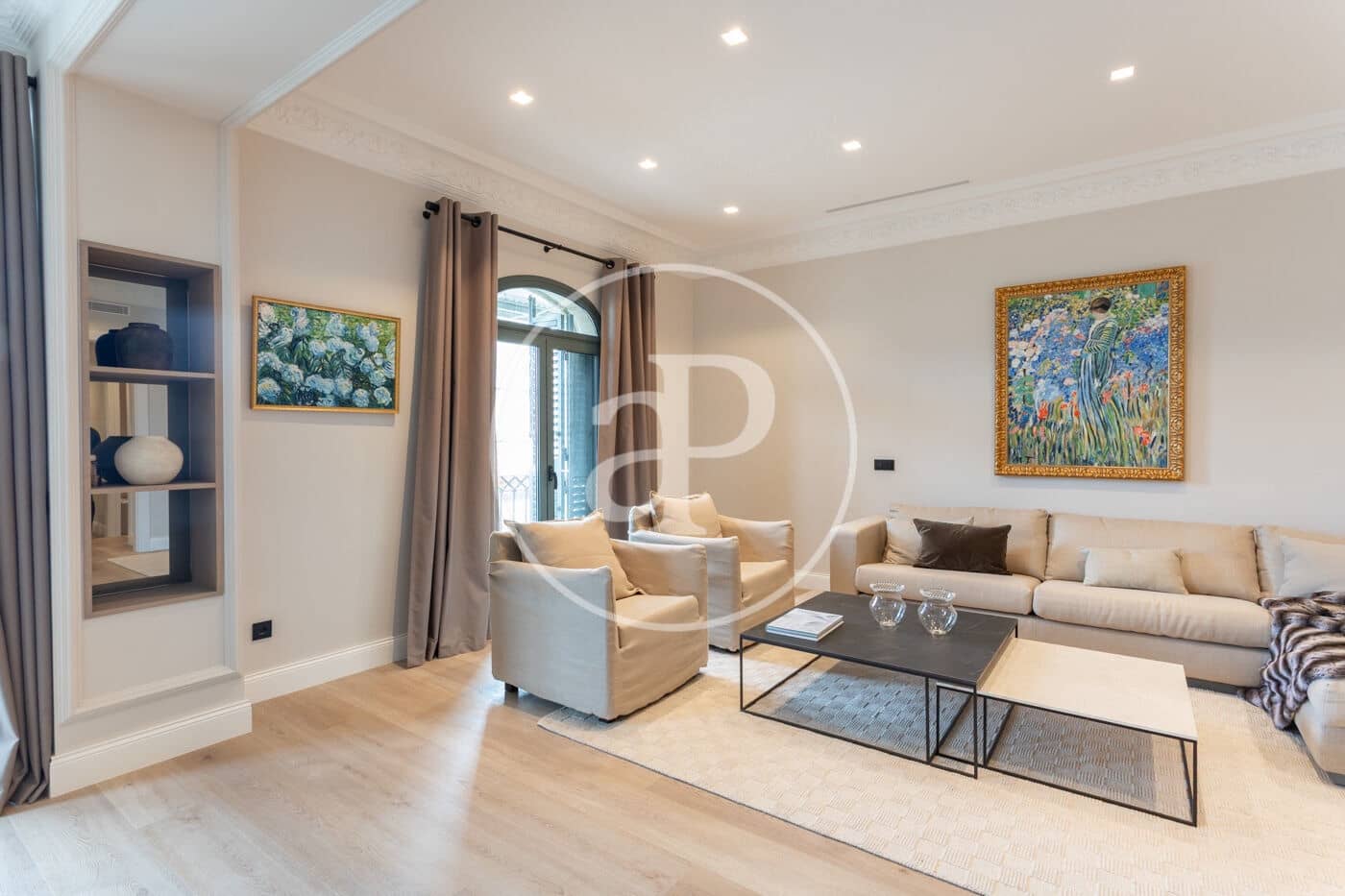 5 soveværelse Lejlighed til leje i Barcelona by - € 13.000 (Ref: 9818193)