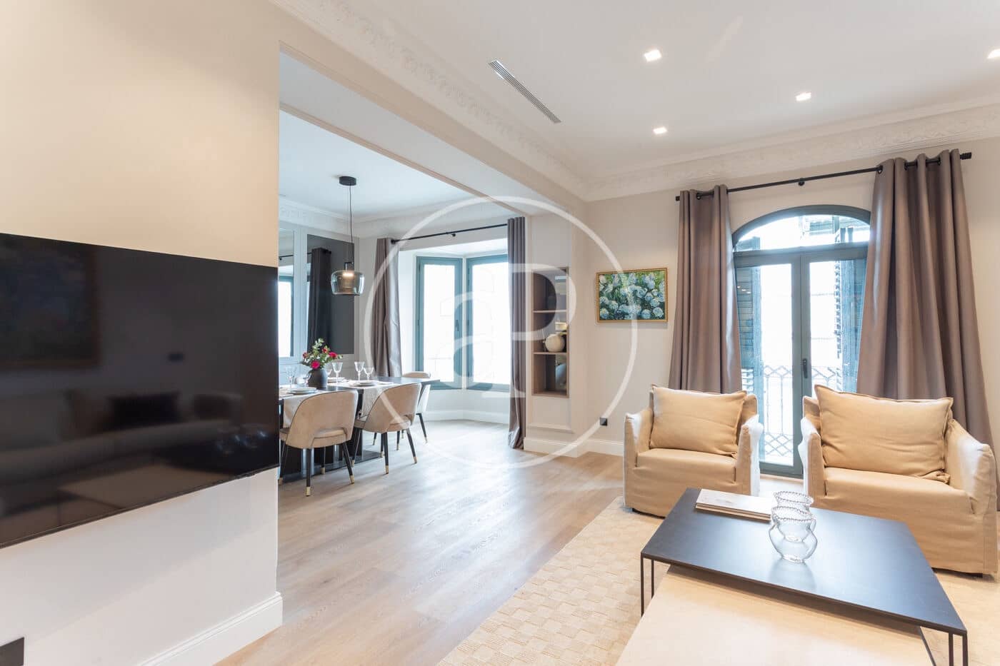 5 soveværelse Lejlighed til leje i Barcelona by - € 13.000 (Ref: 9818193)