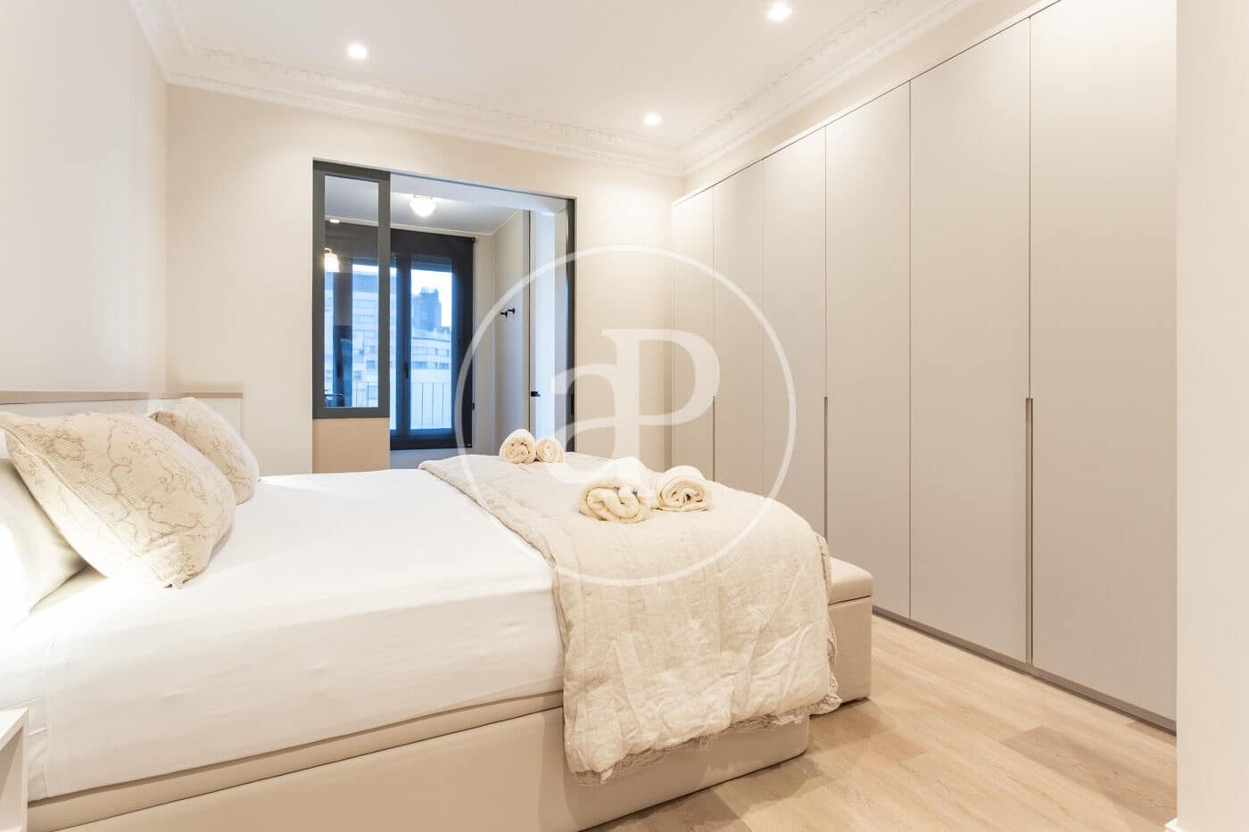 5 soveværelse Lejlighed til leje i Barcelona by - € 13.000 (Ref: 9818193)