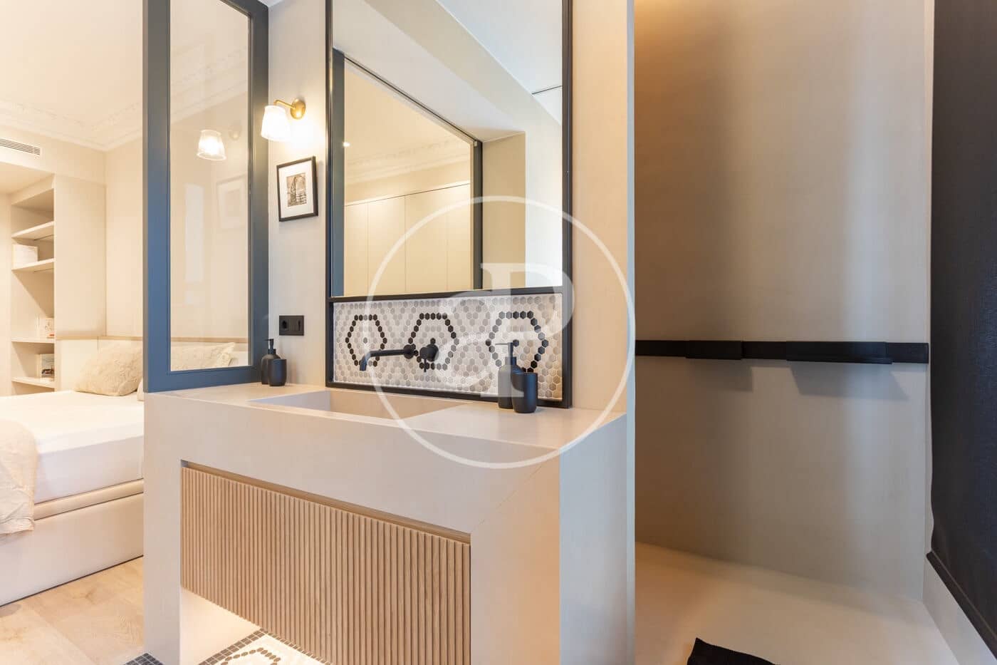 5 soveværelse Lejlighed til leje i Barcelona by - € 13.000 (Ref: 9818193)