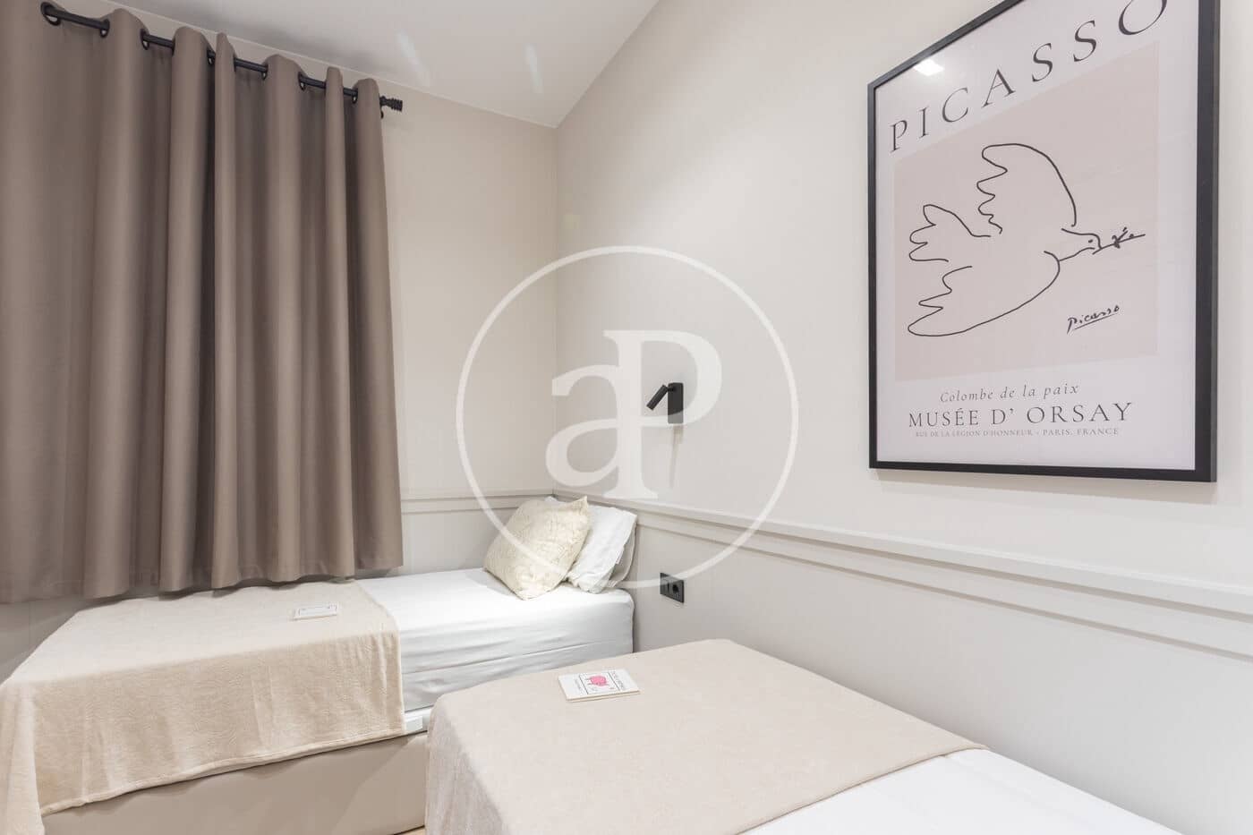 5 soveværelse Lejlighed til leje i Barcelona by - € 13.000 (Ref: 9818193)