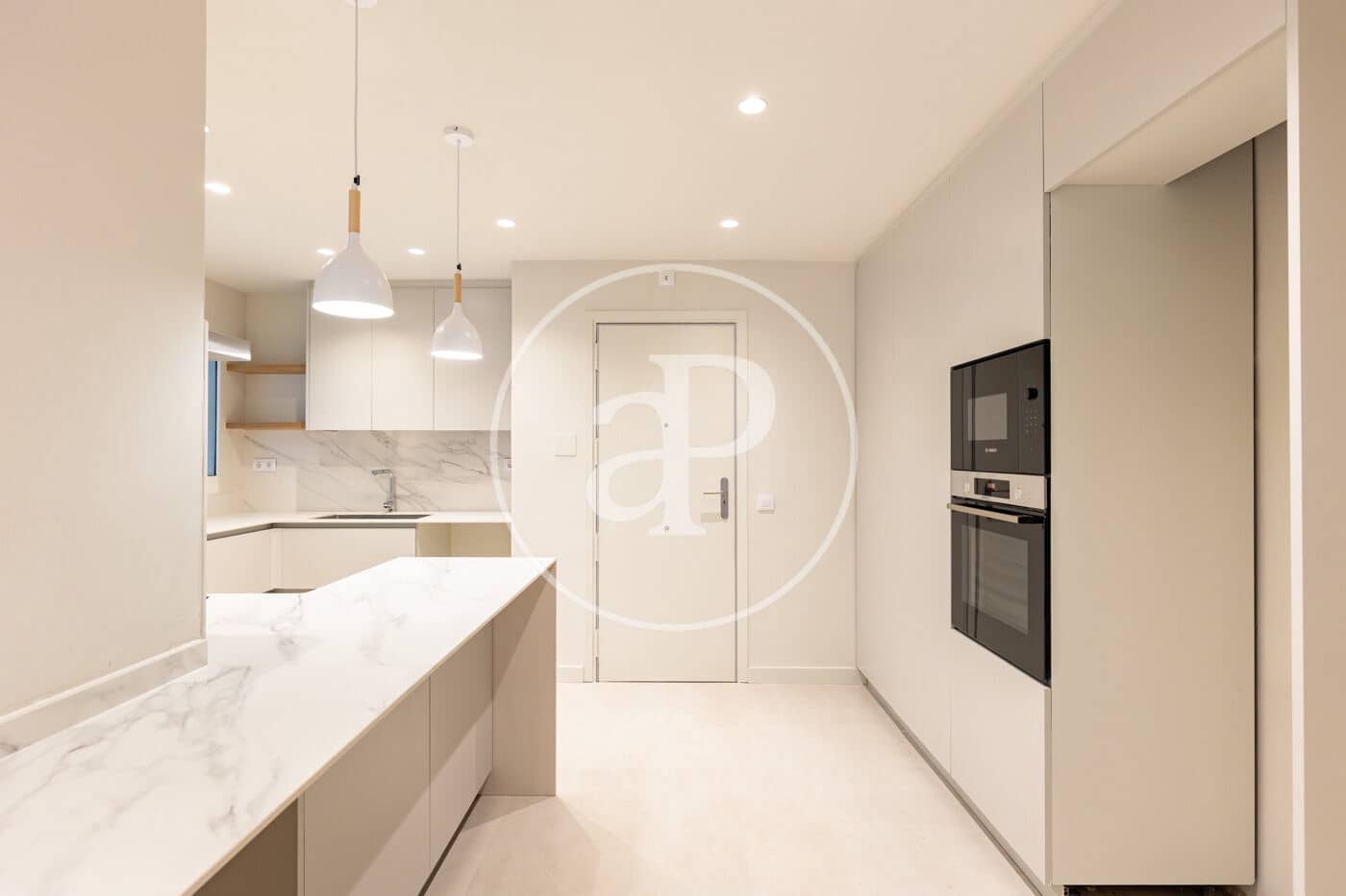 Apartamento de 4 habitaciones en Barcelona ciudad en alquiler con garaje - 3.850 € (Ref: 9818195)