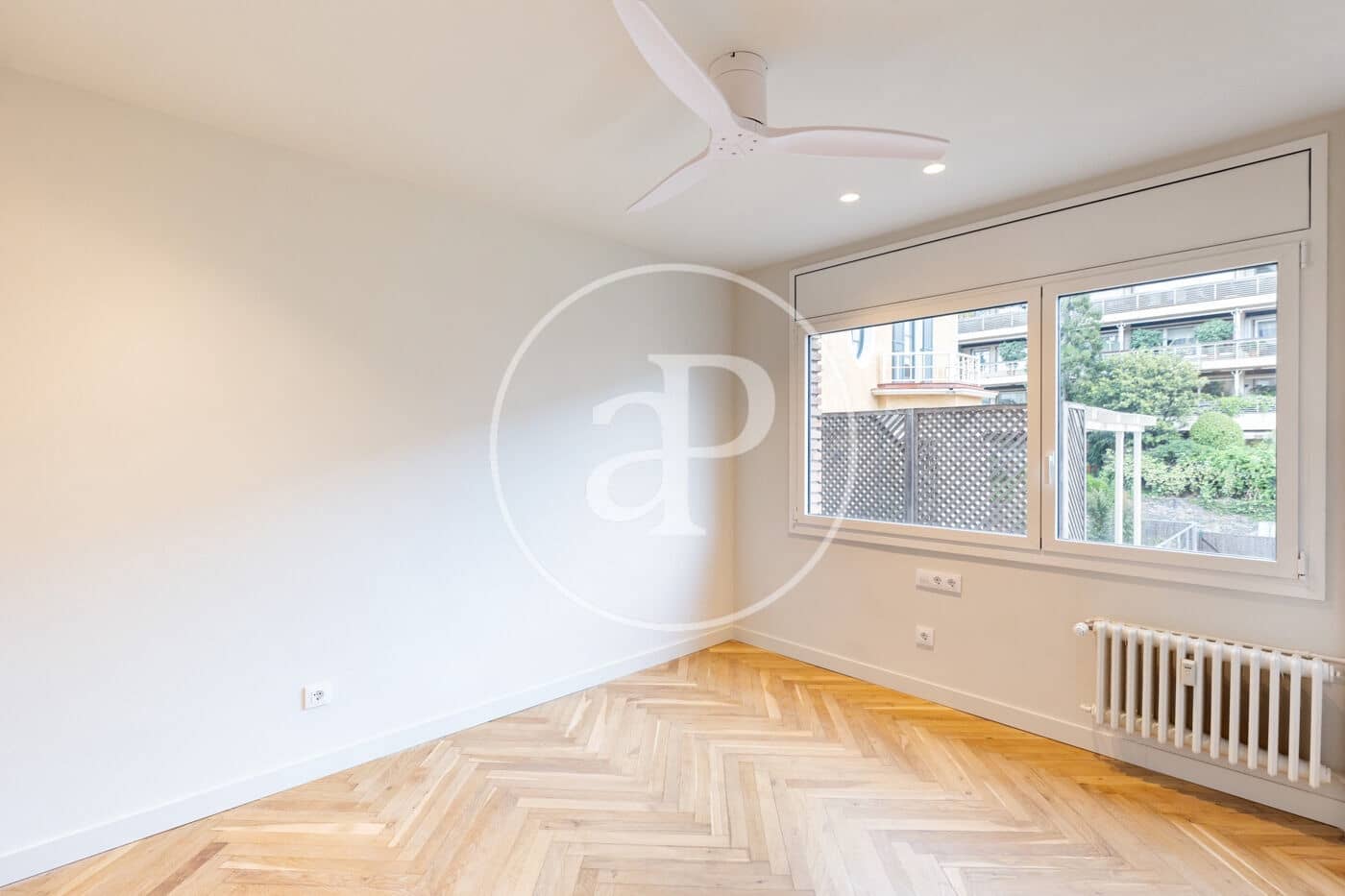 Apartamento de 4 habitaciones en Barcelona ciudad en alquiler con garaje - 3.850 € (Ref: 9818195)
