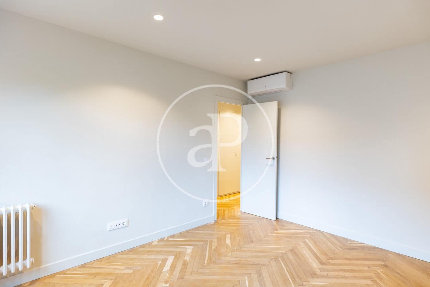 Apartamento de 4 habitaciones en Barcelona ciudad en alquiler con garaje - 3.850 € (Ref: 9818195)