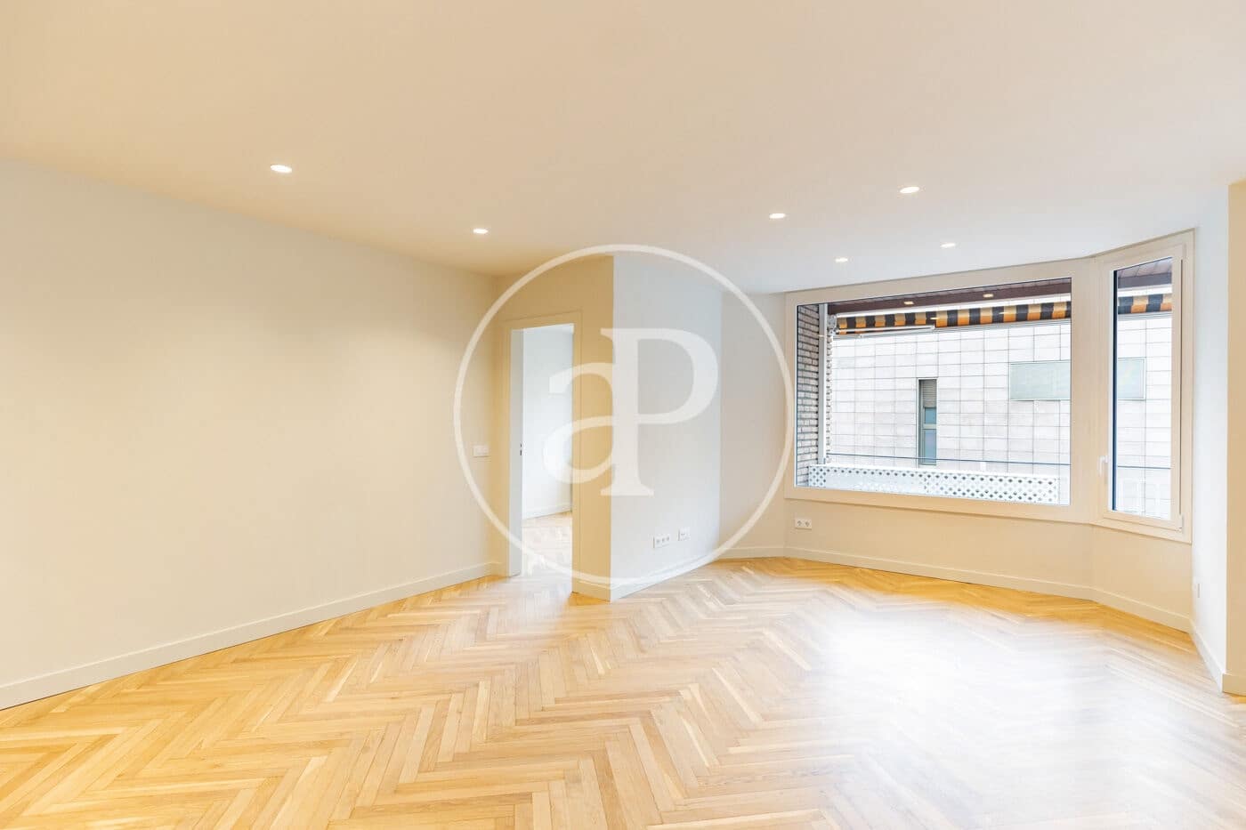 Apartamento de 4 habitaciones en Barcelona ciudad en alquiler con garaje - 3.850 € (Ref: 9818195)