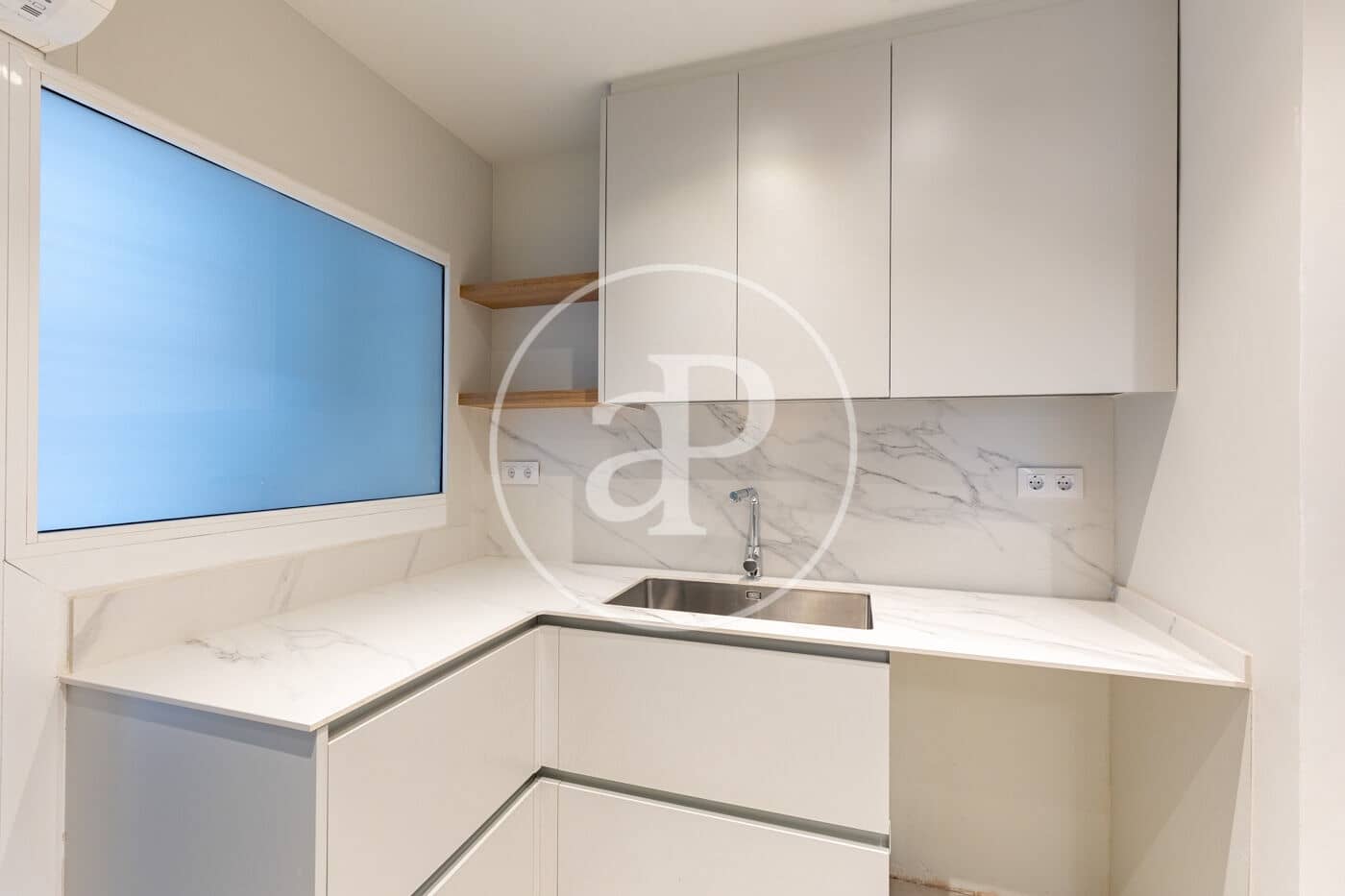 Apartamento de 4 habitaciones en Barcelona ciudad en alquiler con garaje - 3.850 € (Ref: 9818195)