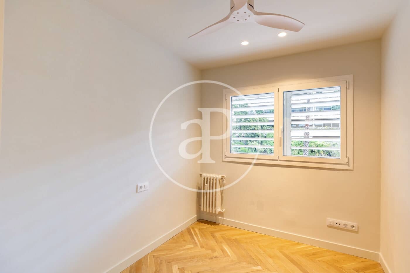 Apartamento de 4 habitaciones en Barcelona ciudad en alquiler con garaje - 3.850 € (Ref: 9818195)