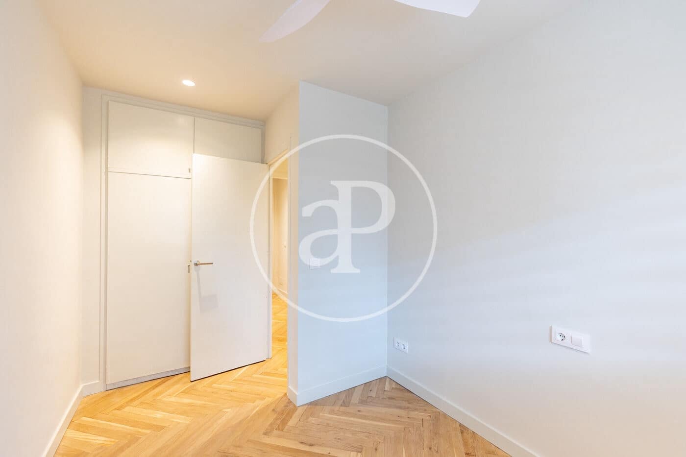 Apartamento de 4 habitaciones en Barcelona ciudad en alquiler con garaje - 3.850 € (Ref: 9818195)