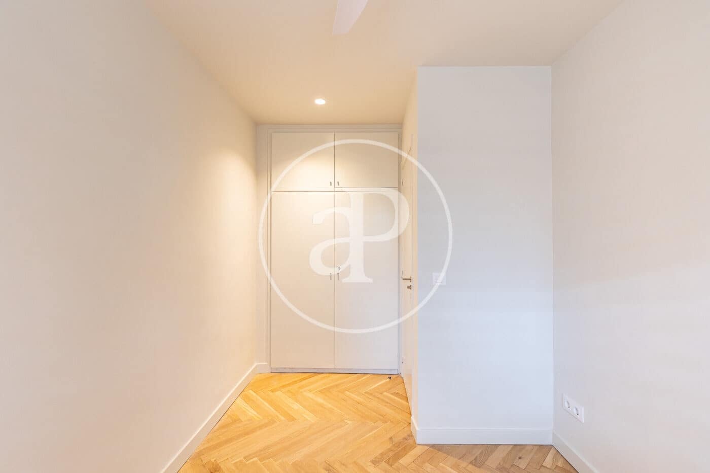 Apartamento de 4 habitaciones en Barcelona ciudad en alquiler con garaje - 3.850 € (Ref: 9818195)