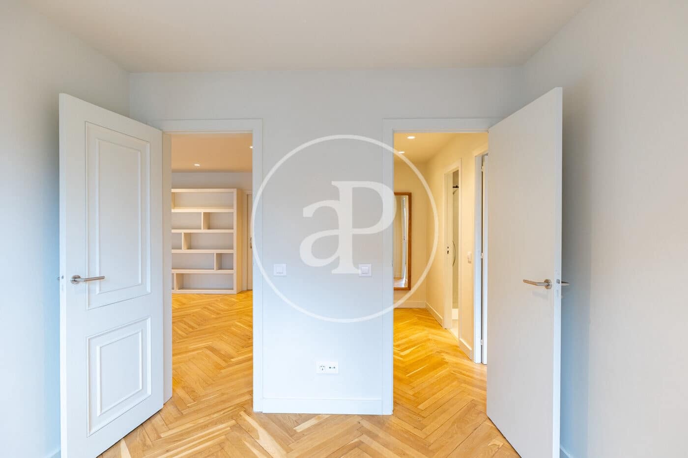 Apartamento de 4 habitaciones en Barcelona ciudad en alquiler con garaje - 3.850 € (Ref: 9818195)