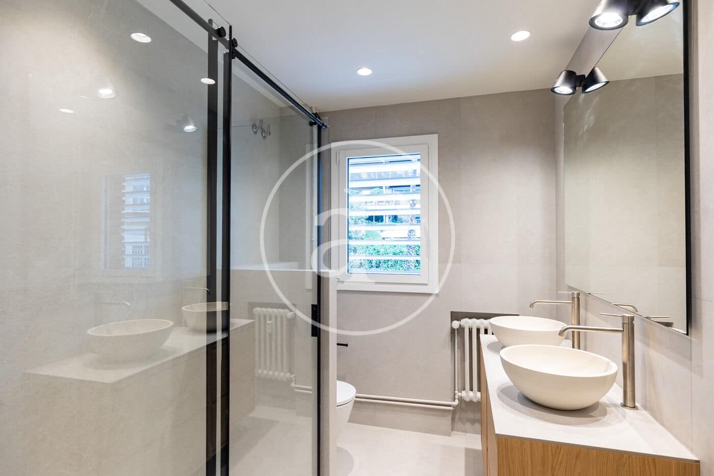 Apartamento de 4 habitaciones en Barcelona ciudad en alquiler con garaje - 3.850 € (Ref: 9818195)
