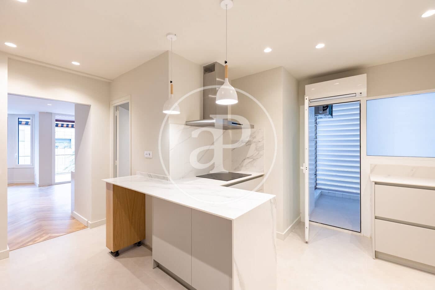 Apartamento de 4 habitaciones en Barcelona ciudad en alquiler con garaje - 3.850 € (Ref: 9818195)