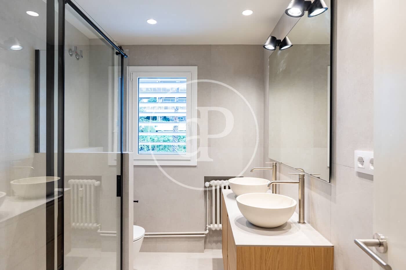 Apartamento de 4 habitaciones en Barcelona ciudad en alquiler con garaje - 3.850 € (Ref: 9818195)