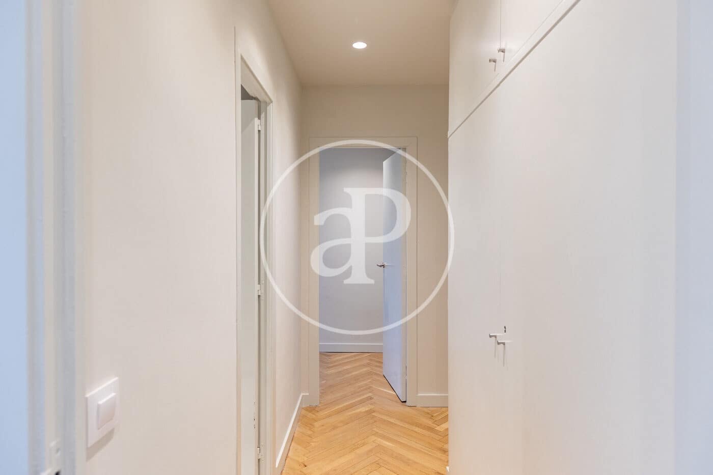 Apartamento de 4 habitaciones en Barcelona ciudad en alquiler con garaje - 3.850 € (Ref: 9818195)