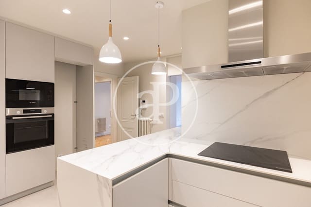 Apartamento de 4 habitaciones en Sant Gervasi - La Bonanova, Barcelona ciudad en alquiler con garaje - 3.850 € (Ref: 9818195)
