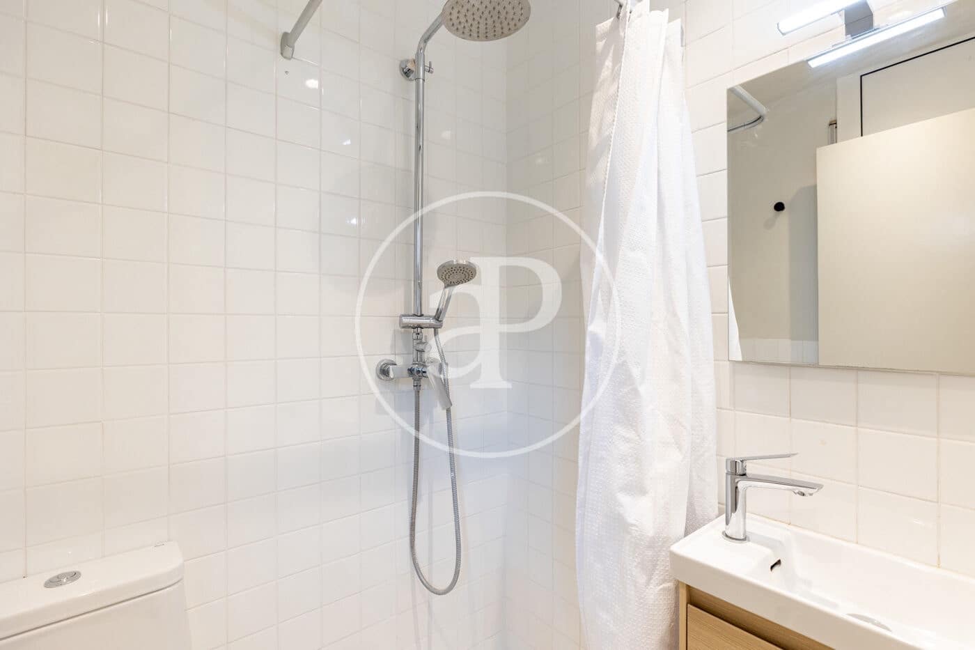 Apartamento de 4 habitaciones en Barcelona ciudad en alquiler con garaje - 3.850 € (Ref: 9818195)