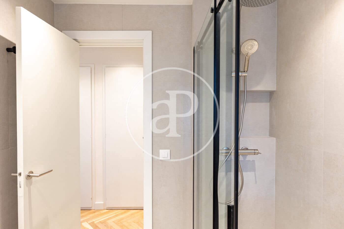 Apartamento de 4 habitaciones en Barcelona ciudad en alquiler con garaje - 3.850 € (Ref: 9818195)