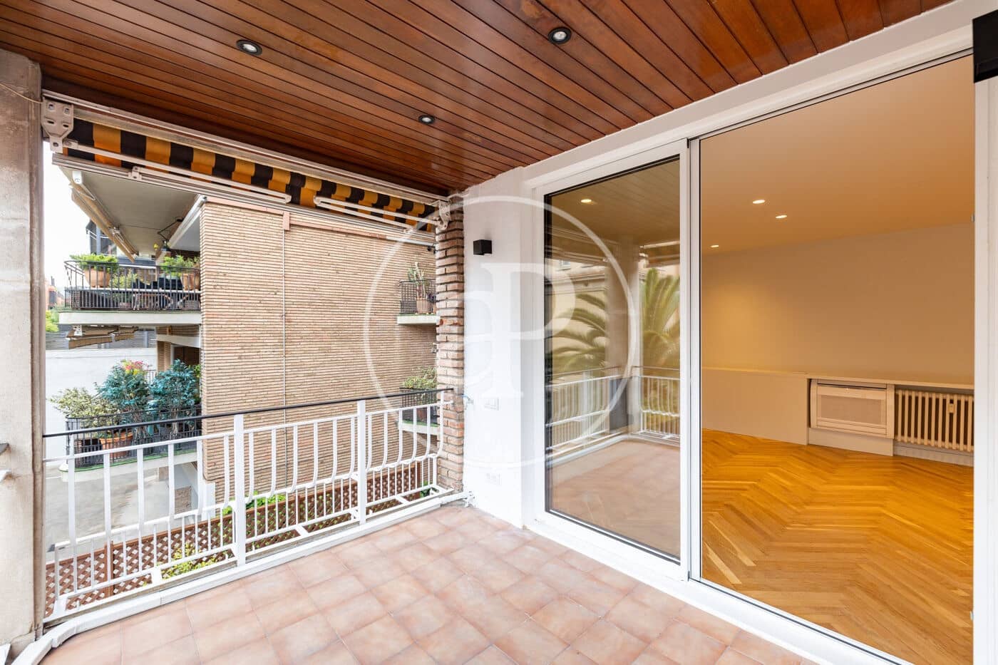 Apartamento de 4 habitaciones en Barcelona ciudad en alquiler con garaje - 3.850 € (Ref: 9818195)
