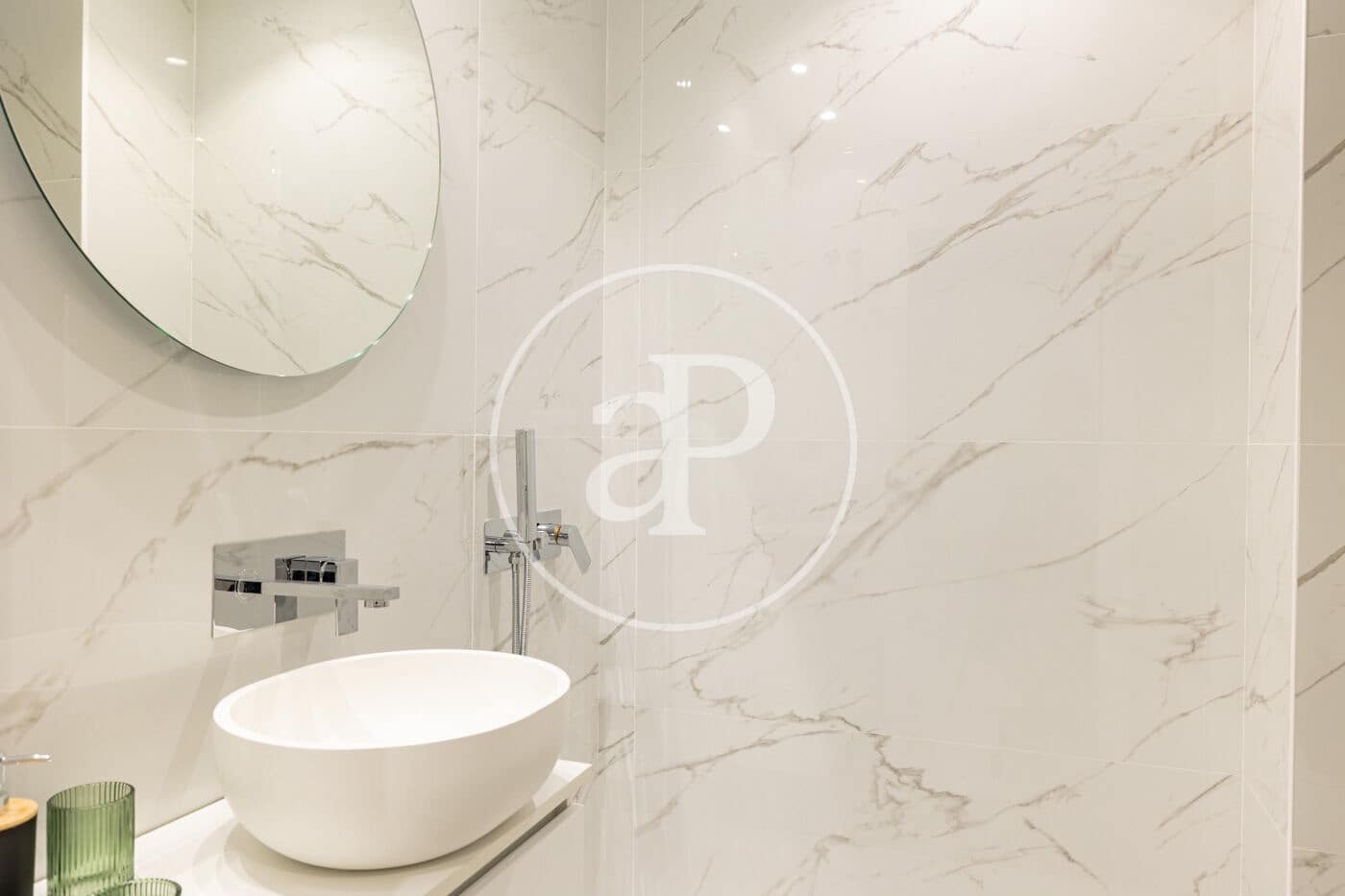 2 bedroom Villa for sale in Barcelona city - € 320,000 (Ref: 9818196)
