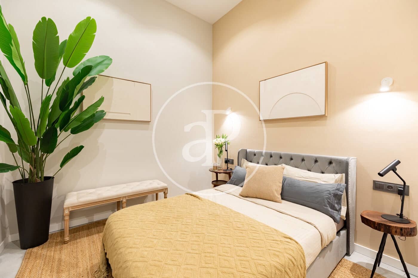 2 bedroom Villa for sale in Barcelona city - € 320,000 (Ref: 9818196)