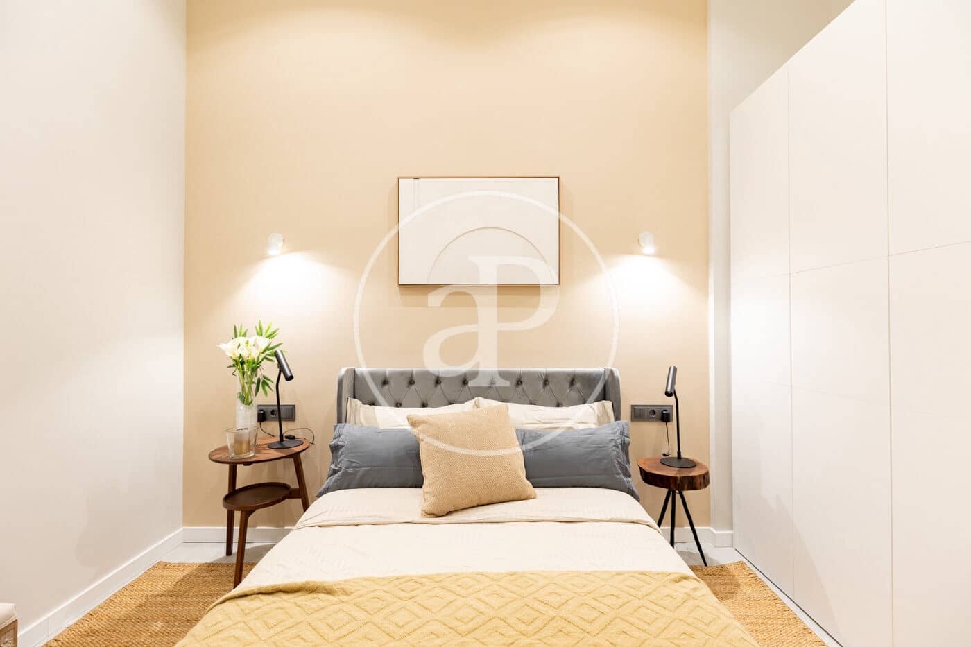 2 bedroom Villa for sale in Barcelona city - € 320,000 (Ref: 9818196)
