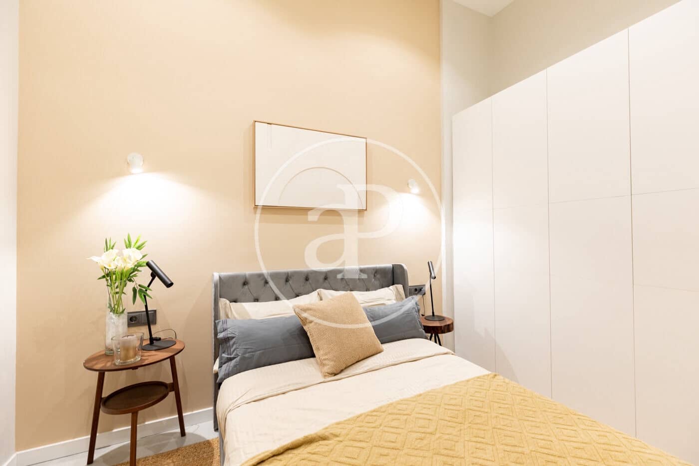 2 bedroom Villa for sale in Barcelona city - € 320,000 (Ref: 9818196)