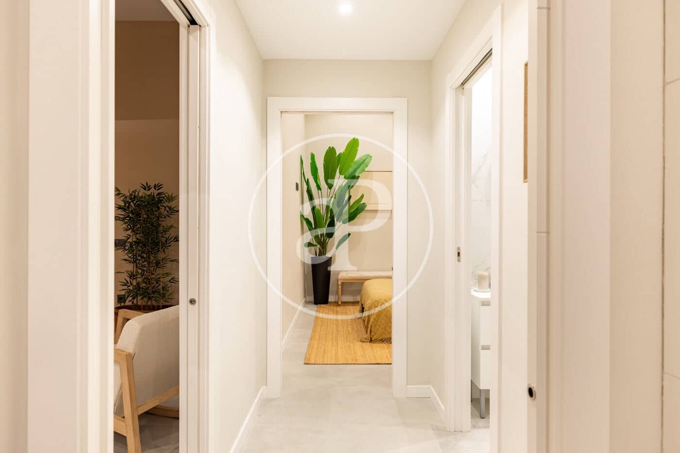 2 bedroom Villa for sale in Barcelona city - € 320,000 (Ref: 9818196)