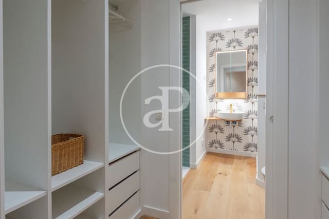 2 slaapkamer Appartement te koop in La Vila de Gràcia, Barcelona stad - € 468.000 (Ref: 9820490)