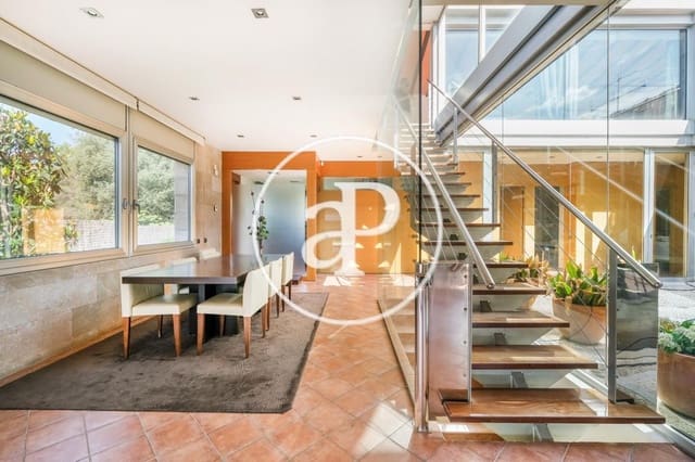 4 slaapkamer Villa te huur in Bellaterra, Cerdanyola del Vallès met zwembad garage - € 4.200 (Ref: 9822906)