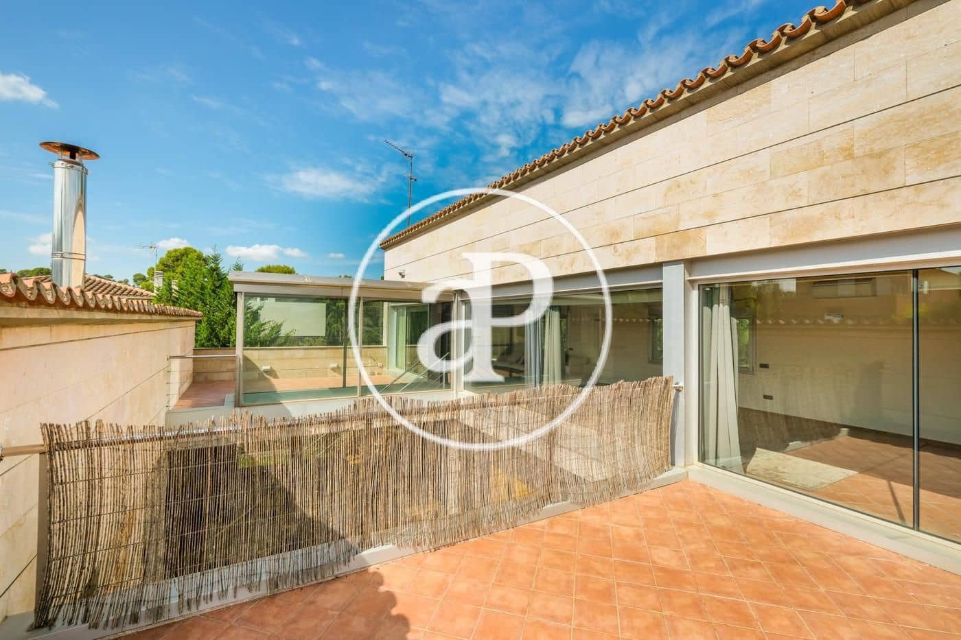 4 bedroom Villa for rent in Cerdanyola del Valles with pool garage - € 4,200 (Ref: 9822906)