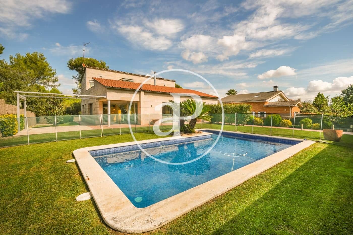 4 bedroom Villa for rent in Cerdanyola del Valles with pool garage - € 4,200 (Ref: 9822907)