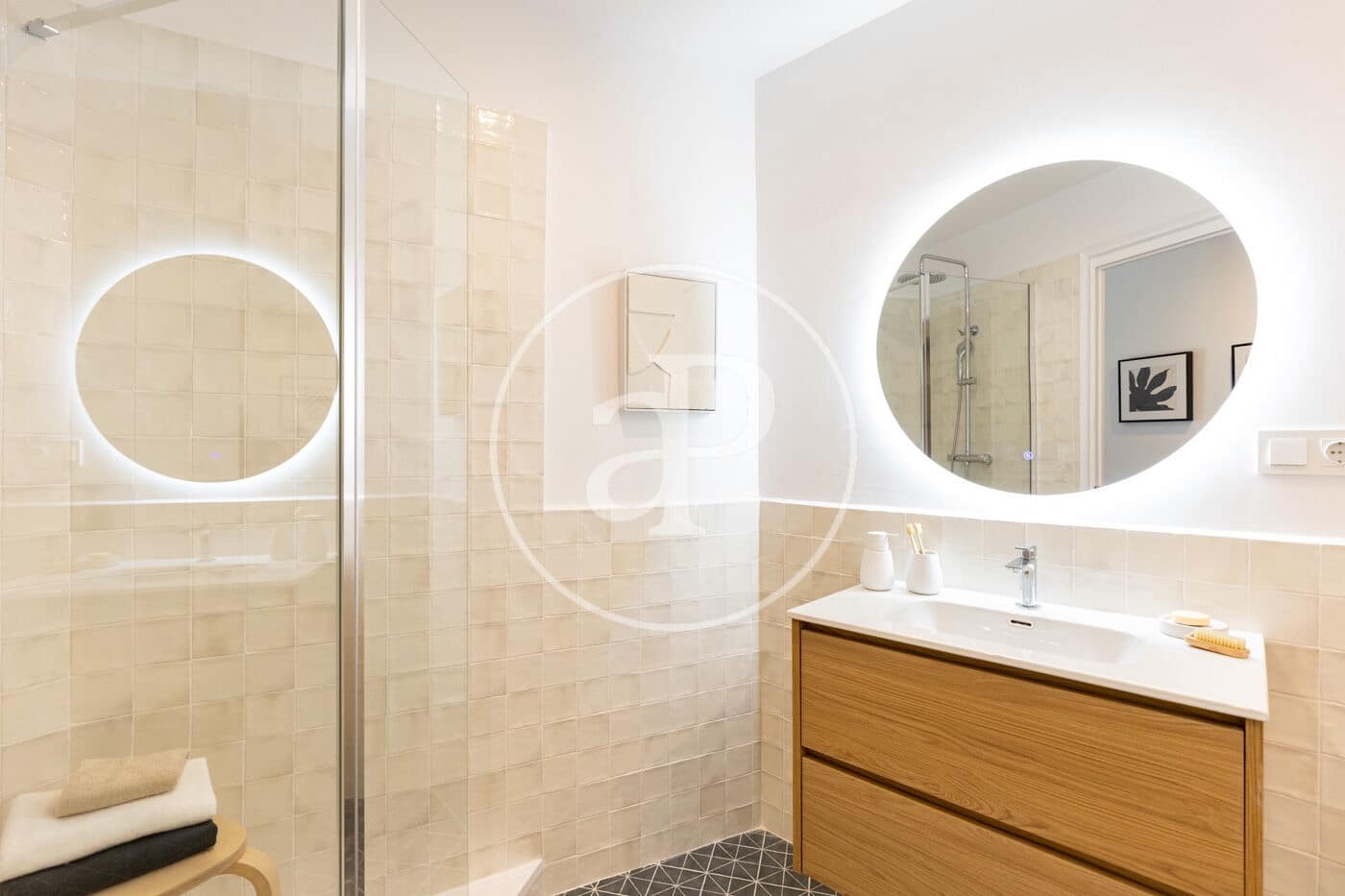 3 soveværelse Lejlighed til salg i Barcelona by - € 629.999 (Ref: 9822908)