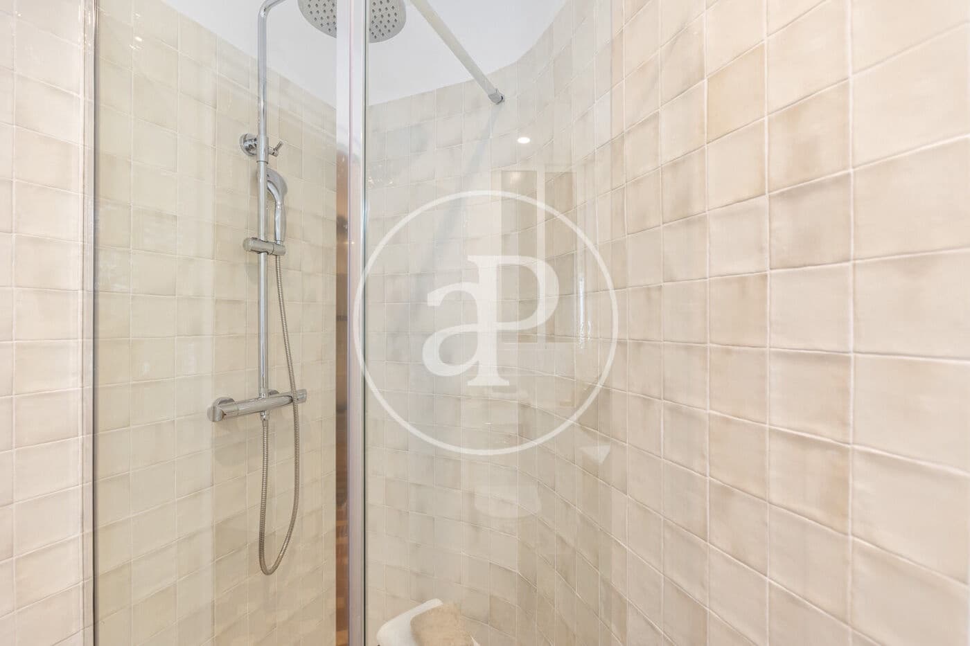 3 soveværelse Lejlighed til salg i Barcelona by - € 629.999 (Ref: 9822908)