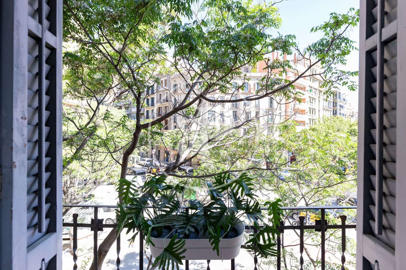 3 soveværelse Lejlighed til salg i Barcelona by - € 629.999 (Ref: 9822908)