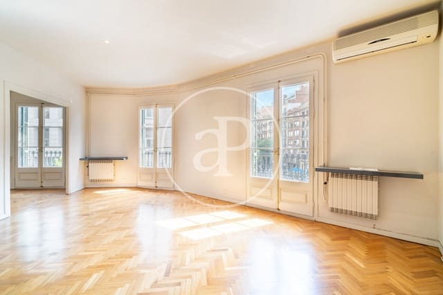3 sypialnia Apartament na sprzedaż w La Dreta de L'Eixample, Miasto Barcelona - 700 000 € (Ref: 9825239)