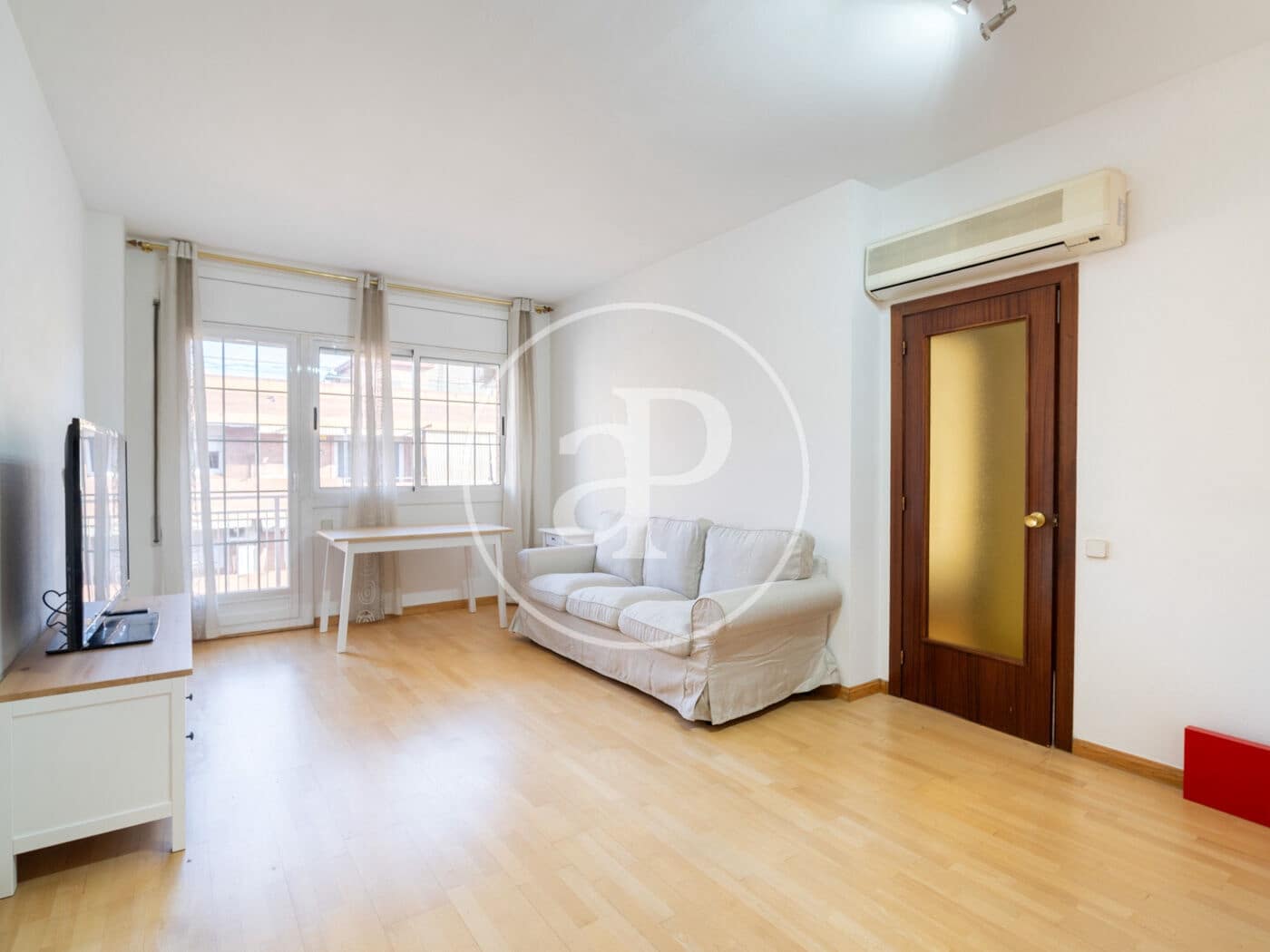 3 bedroom Penthouse for rent in Barcelona city - € 2,300 (Ref: 9825240)