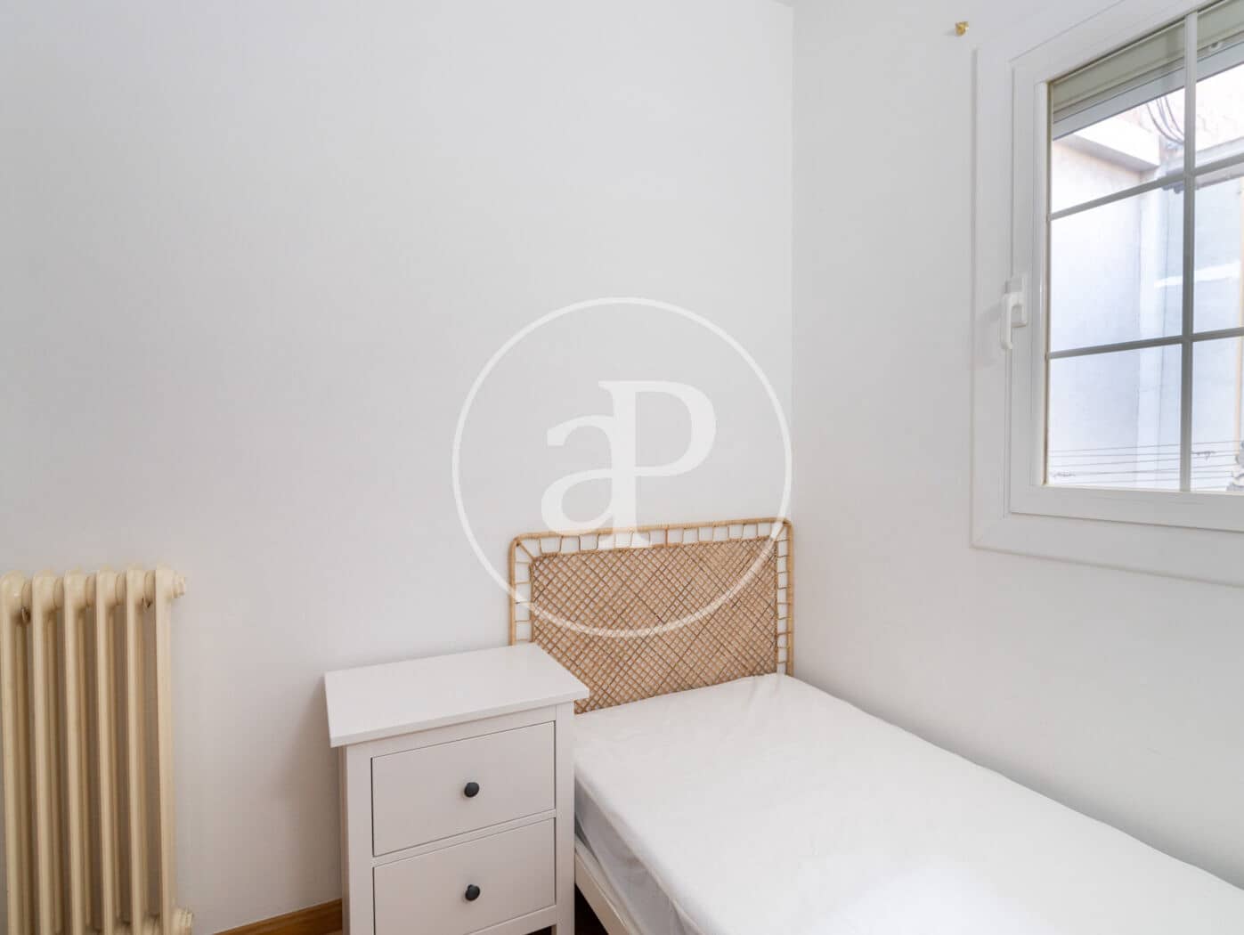 3 bedroom Penthouse for rent in Barcelona city - € 2,300 (Ref: 9825240)