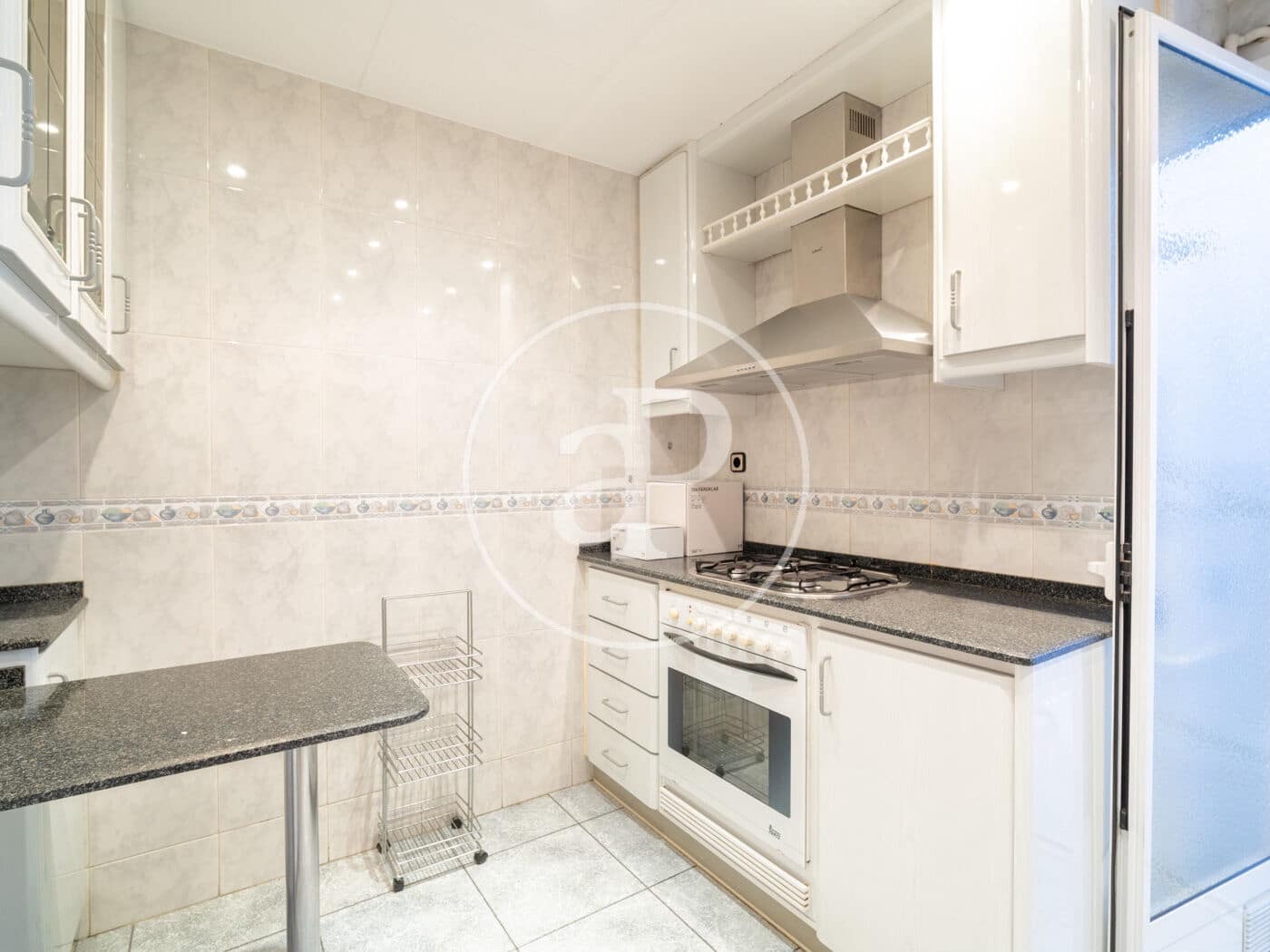 3 bedroom Penthouse for rent in Barcelona city - € 2,300 (Ref: 9825240)