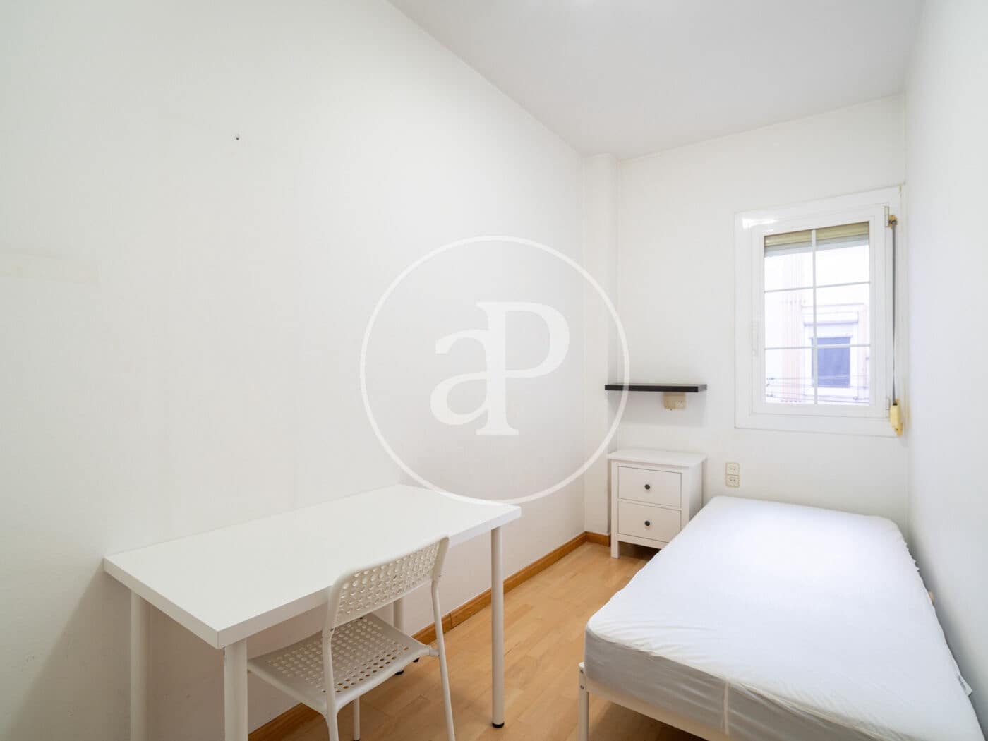 3 bedroom Penthouse for rent in Barcelona city - € 2,300 (Ref: 9825240)