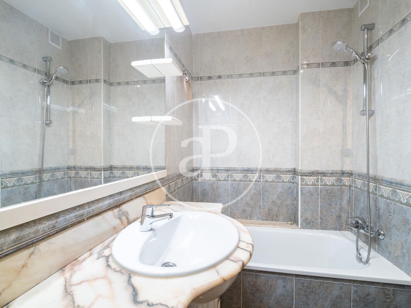 3 bedroom Penthouse for rent in Barcelona city - € 2,300 (Ref: 9825240)