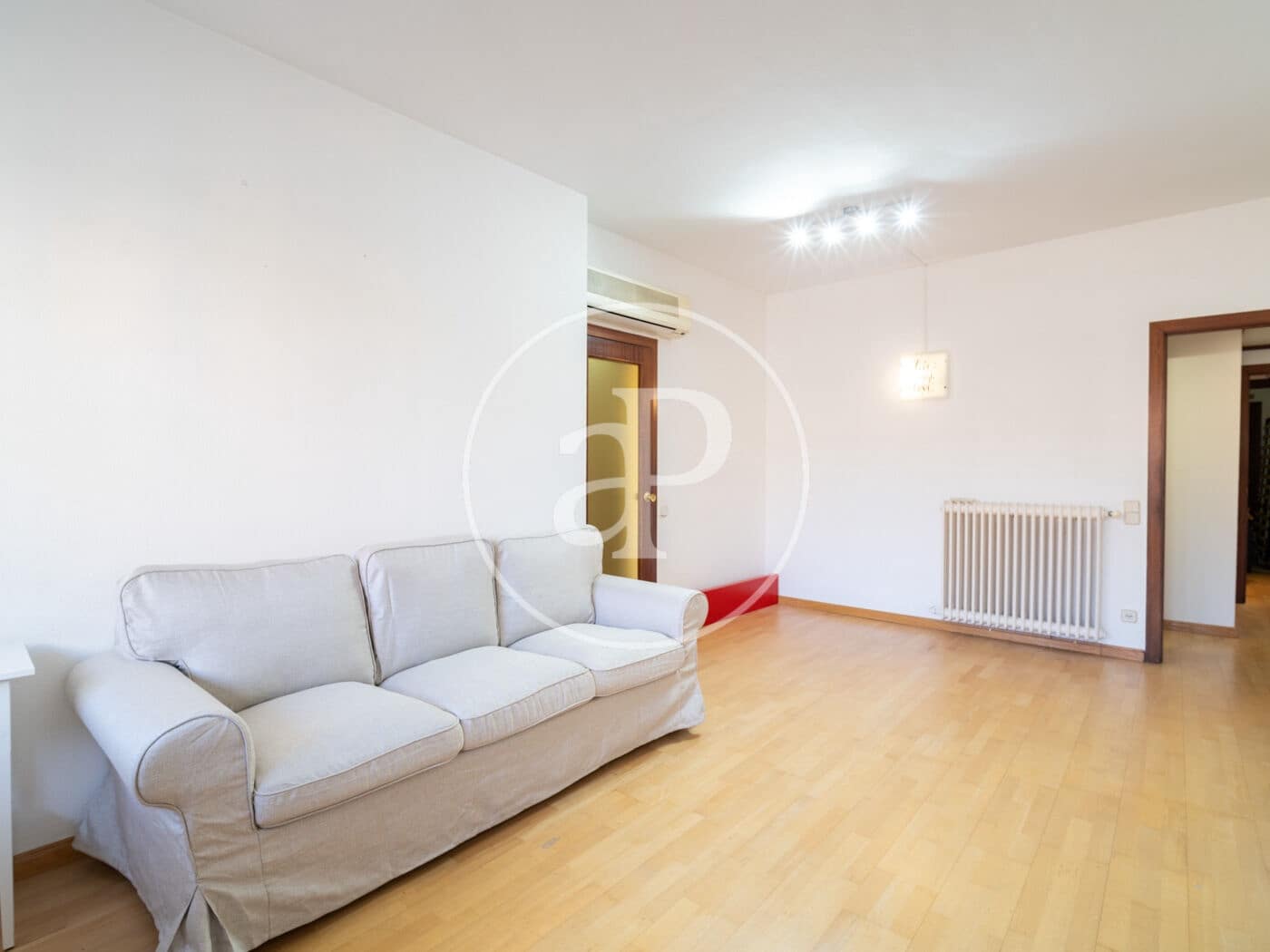 3 bedroom Penthouse for rent in Barcelona city - € 2,300 (Ref: 9825240)