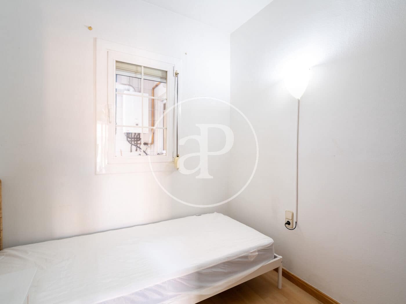 3 bedroom Penthouse for rent in Barcelona city - € 2,300 (Ref: 9825240)